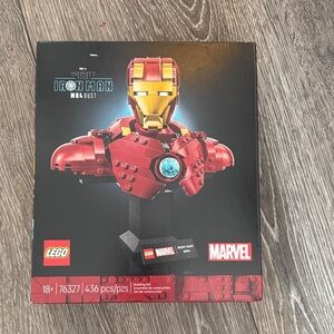 LEGO Marvel Iron Man Bust in Red and Gold